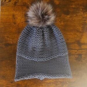 Pom-pom Blue Lizette winter beanie